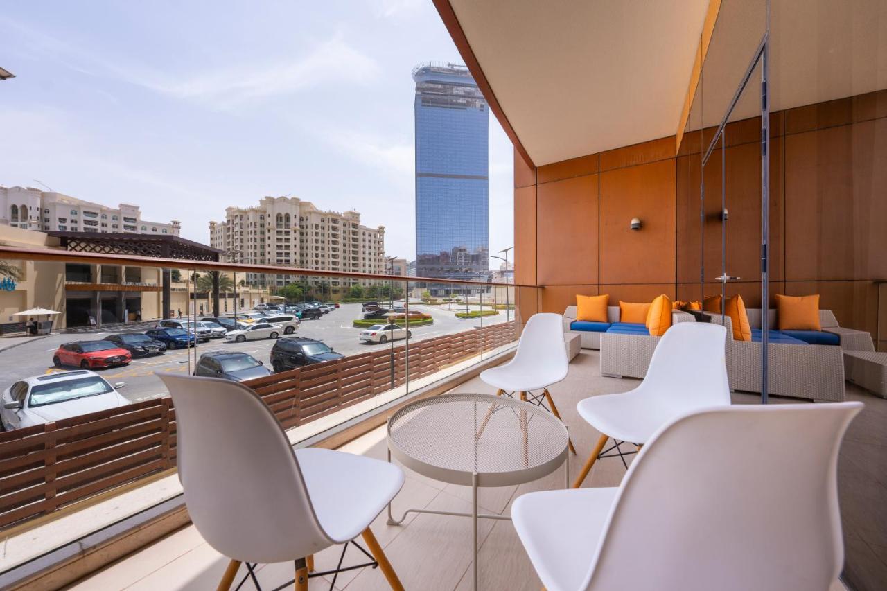 Modern Beachfront 1Br Apartment - Tiara Residence Dubái Exterior foto